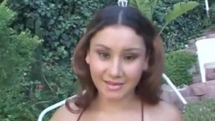 Beautiful amateur porn hottie receives vagina drilled outdoor